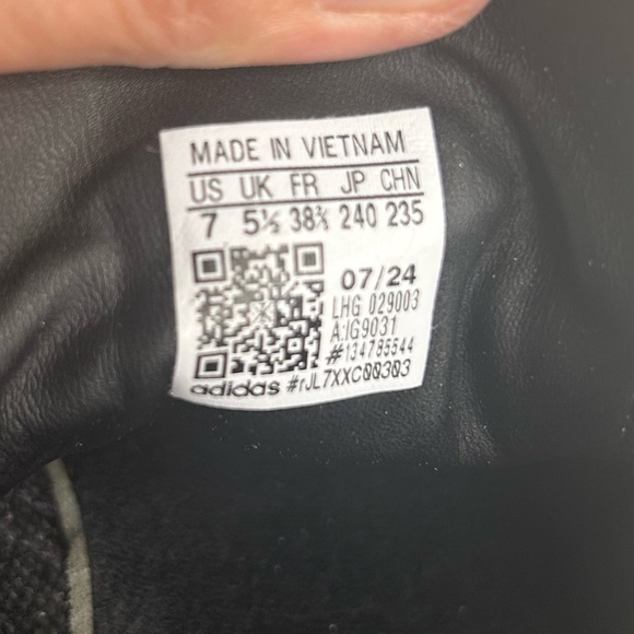 Adidas Sambas 3 stripes. black and white. Women’s size 7 - Picture 7 of 7